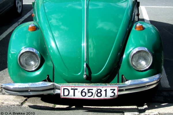 Denmark former private car double line rear plate series DT 65813.jpg (108 kB)