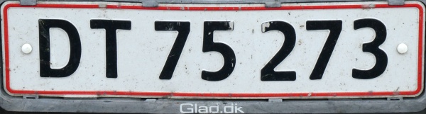 Denmark former private car double line rear plate series close-up DT 75273.jpg (76 kB)