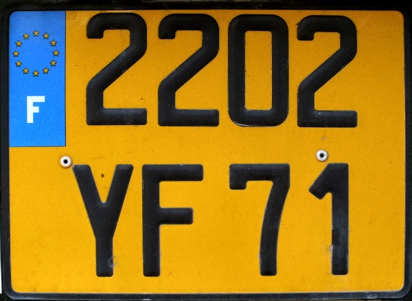 France former normal series rear plate close-up 2202 YF 71.jpg (98 kB)