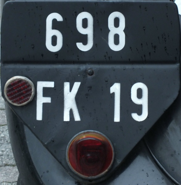 France former normal series close-up 698 FK 19.jpg (94 kB)