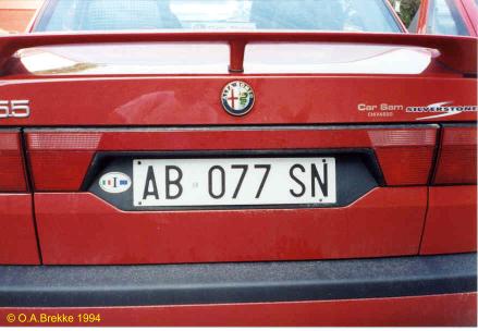 Italy normal series former style rear plate AB 077 SN.jpg (24 kB)