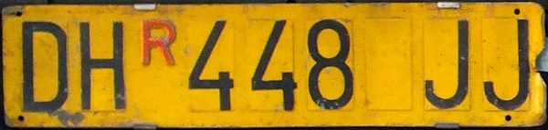 Italy former trailer repeater plate close-up DH R 448 JJ.jpg (47 kB)
