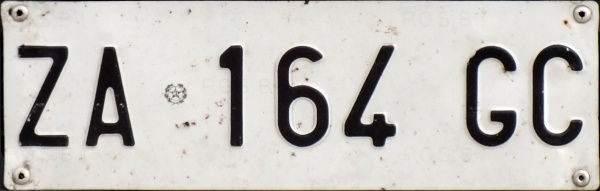 Italy normal series former style front plate close-up ZA 164 GC.jpg (43 kB)