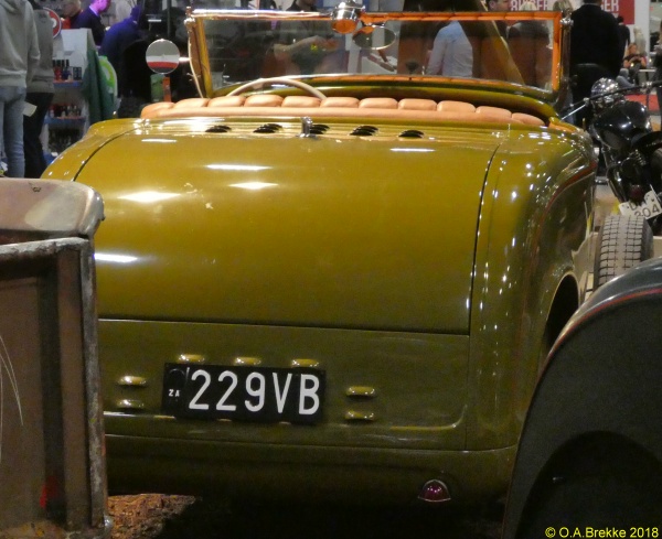 Italy historic vehicle series rear plate ZA 229 VB.jpg (146 kB)
