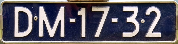 Netherlands pre-1973 car series close-up DM-17-32.jpg (65 kB)