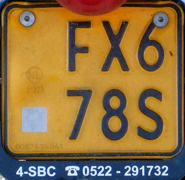 Netherlands former moped series close-up FX678S.jpg (161 kB)