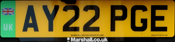 Great Britain normal series rear plate zero emission vehicle close-up AY22 PGE.jpg (54 kB)