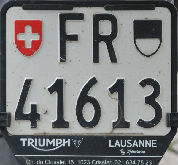 Switzerland motorcycle series close-up FR 41613.jpg (123 kB)