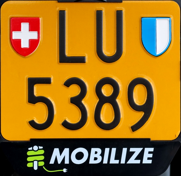 Switzerland small motorcycle series LU 5389.jpg (132 kB)
