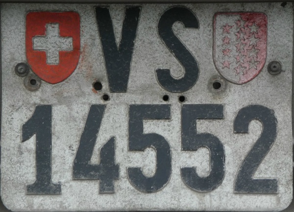 Switzerland normal series former style rear plate close-up VS 14552.jpg (151 kB)