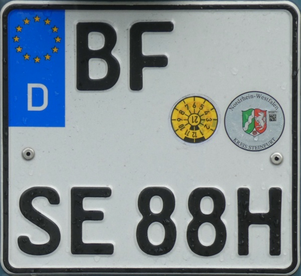 Germany historical series close-up BF SE 88 H.jpg (131 kB)