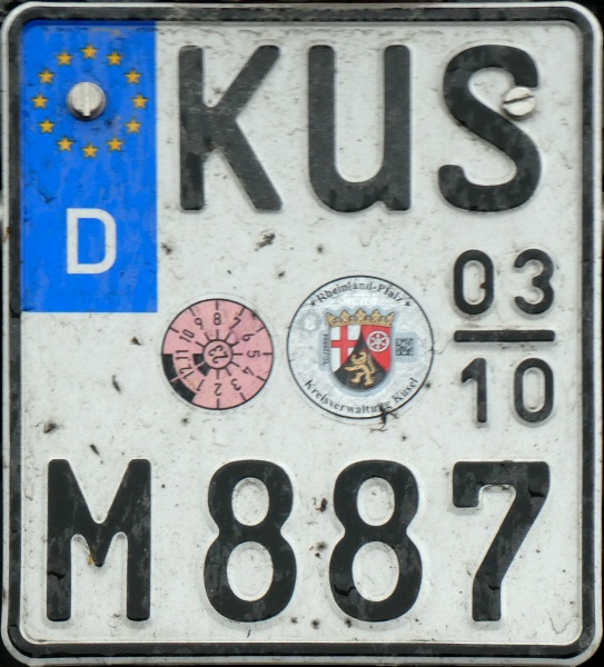 Germany seasonal motorcycle plate close-up KUS M 887.jpg (167 kB)