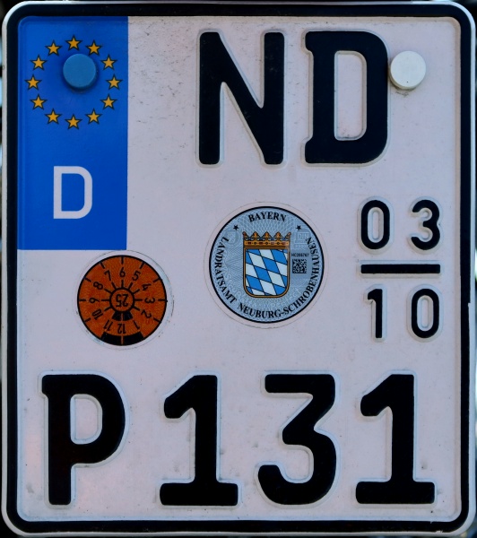 Germany seasonal motorcycle plate close-up ND P 131.jpg (130 kB)