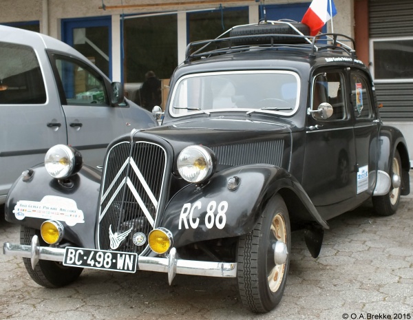 France normal series antique vehicle BC-498-WN.jpg (131 kB)
