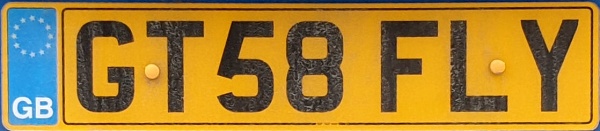 Great Britain personalised series rear plate former style close-up GT58 FLY.jpg (45 kB)