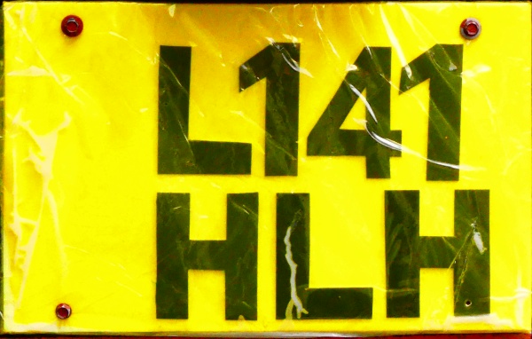 Great Britain former normal series rear plate close-up L141 HLH.jpg (118 kB)