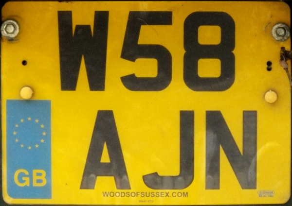 Great Britain former normal series rear plate close-up W58 AJN.jpg (96 kB)