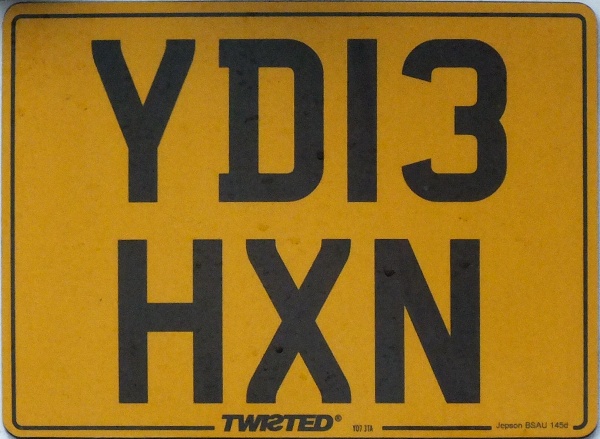 Great Britain normal series rear plate close-up YD13 HXN.jpg (113 kB)