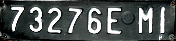 Italy former normal series front plate close-up 73276E MI.jpg (68 kB)