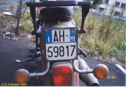 Italy motorcycle series AH 59817.jpg (28 kB)