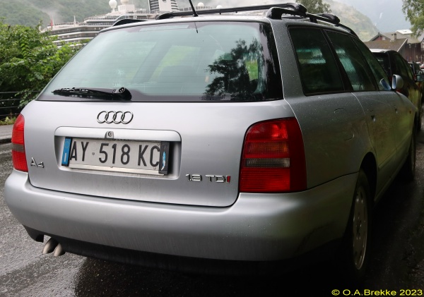 Italy normal series rear plate former style AY 518 KC.jpg (108 kB)