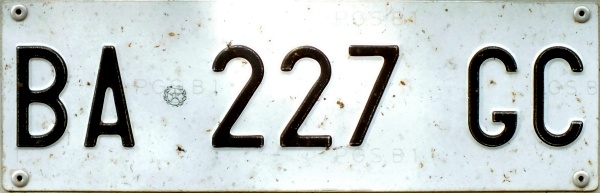 Italy normal series former style front plate close-up BA 227 GC.jpg (55 kB)