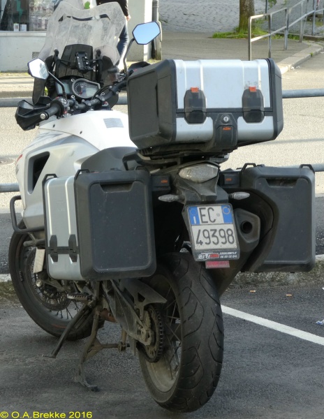 Italy motorcycle series EC 49398.jpg (149 kB)