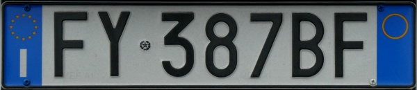 Italy normal series rear plate close-up FY 387 BF.jpg (59 kB)
