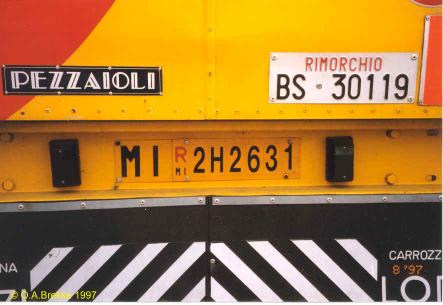 Italy former trailer repeater plate MI R 2H2631.jpg (25 kB)