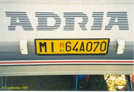 Italy former trailer repeater plate MI R 64A070.jpg (27 kB)