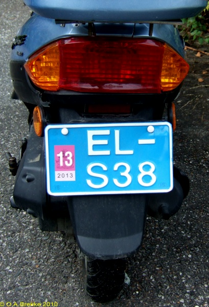 Iceland normal series moped EL-S38.jpg (125 kB)