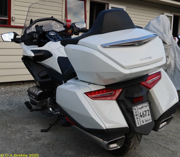 Kuwait motorcycle series 4672 5.jpg (141 kB)