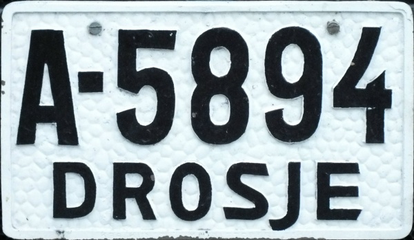 Norway antique vehicle series taxi close-up A-5894.jpg (86 kB)