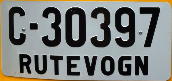 Norway antique vehicle series public service vehicle close-up C-30397.jpg (59 kB)