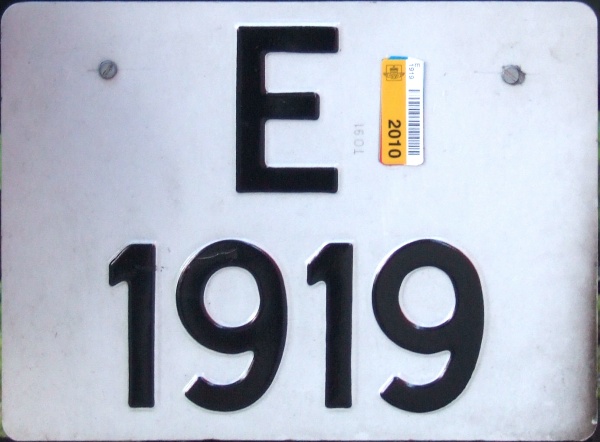 Norway antique vehicle series close-up E-1919.jpg (80 kB)