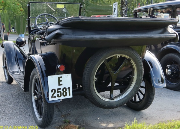 Norway antique vehicle series E-2581.jpg (147 kB)