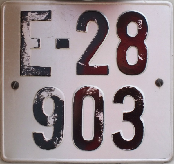 Norway antique vehicle series close-up E-28903.jpg (107 kB)