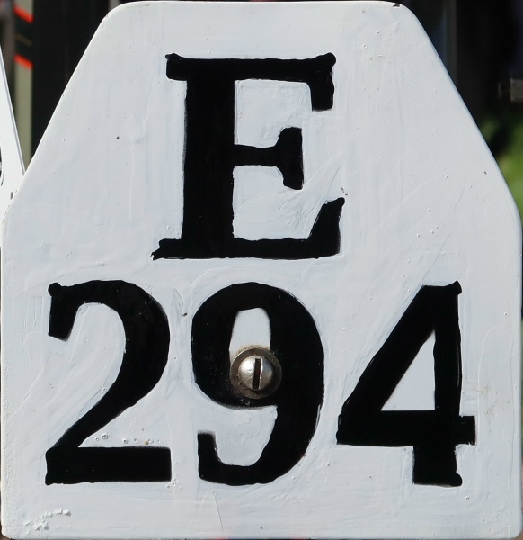 Norway antique vehicle series close-up E-294.jpg (107 kB)