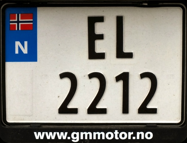 Norway electrically powered four numeral series former style close-up EL 2212.jpg (90 kB)