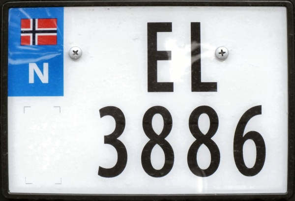 Norway electrically powered four numeral series former style close-up EL 3886.jpg (77 kB)