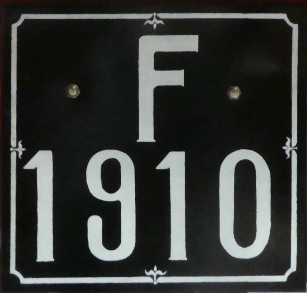 Norway antique vehicle series close-up F-1910.jpg (123 kB)