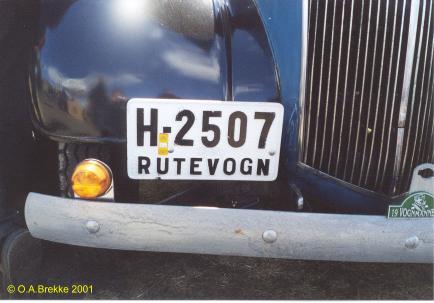 Norway antique vehicle series public service vehicle H-2507.jpg (24 kB)