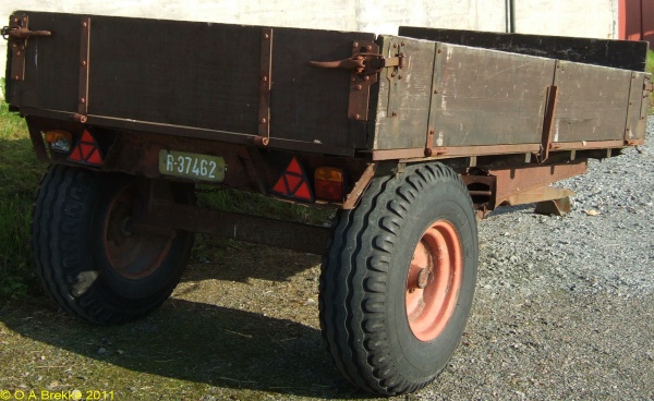 Norway former agricultural trailer series R-37462.jpg (108 kB)
