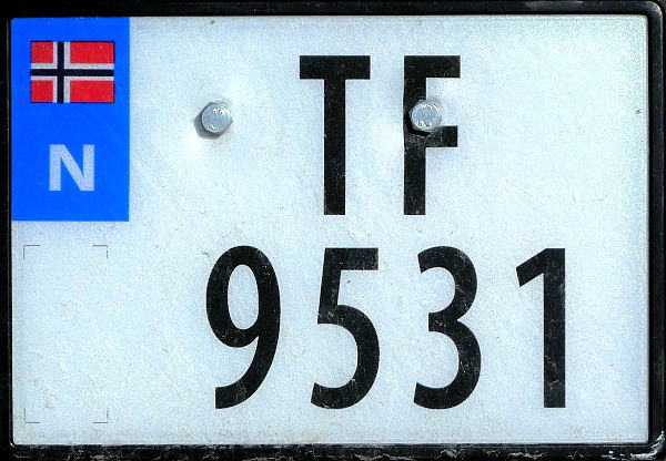 Norway four numeral series former style close-up TF 9531.jpg (102 kB)