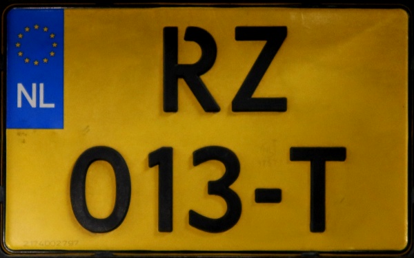 Netherlands former normal series close-up RZ-013-T.jpg (82 kB)