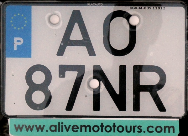 Portugal normal series motorcycle close-up AO 87 NR.jpg (132 kB)