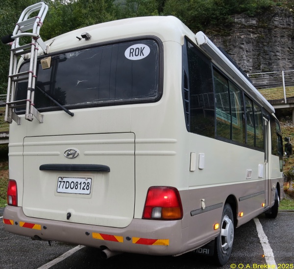 Republic of Korea former normal series translated 77 DO 8128.jpg (153 kB)