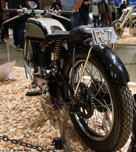 Sweden former normal series motorcycle rear plate R 7.jpg (188 kB)