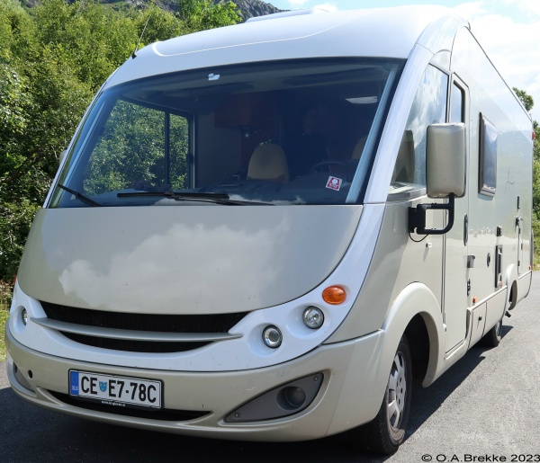 Slovenia normal series former style CE E7-78C.jpg (141 kB)