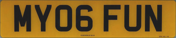 Great Britain personalised series rear plate close-up MY06 FUN.jpg (33 kB)